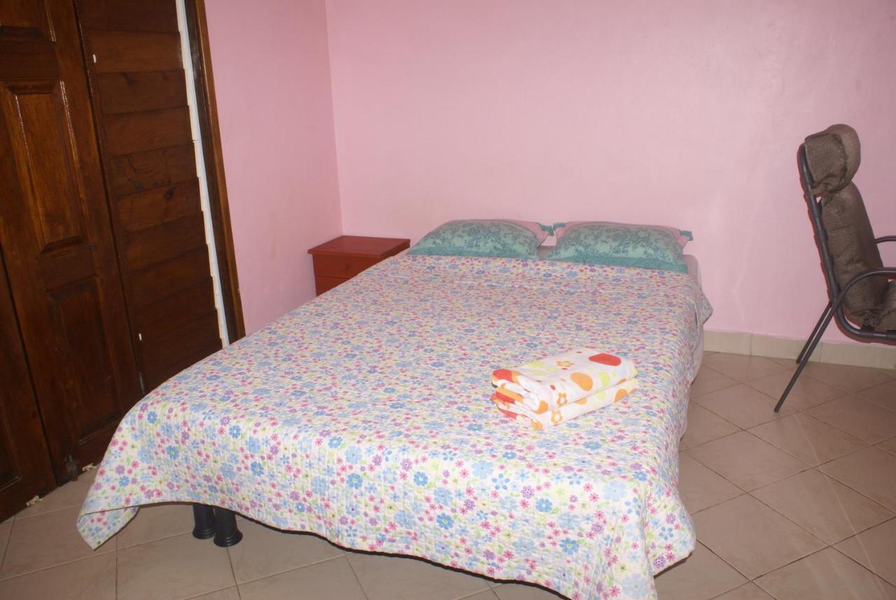 Bluepango Guest House Port Vila Room photo